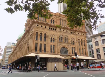sydney budget holidays queen victoria building